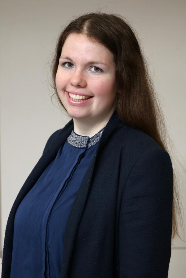 Lara Winter, Logopädin